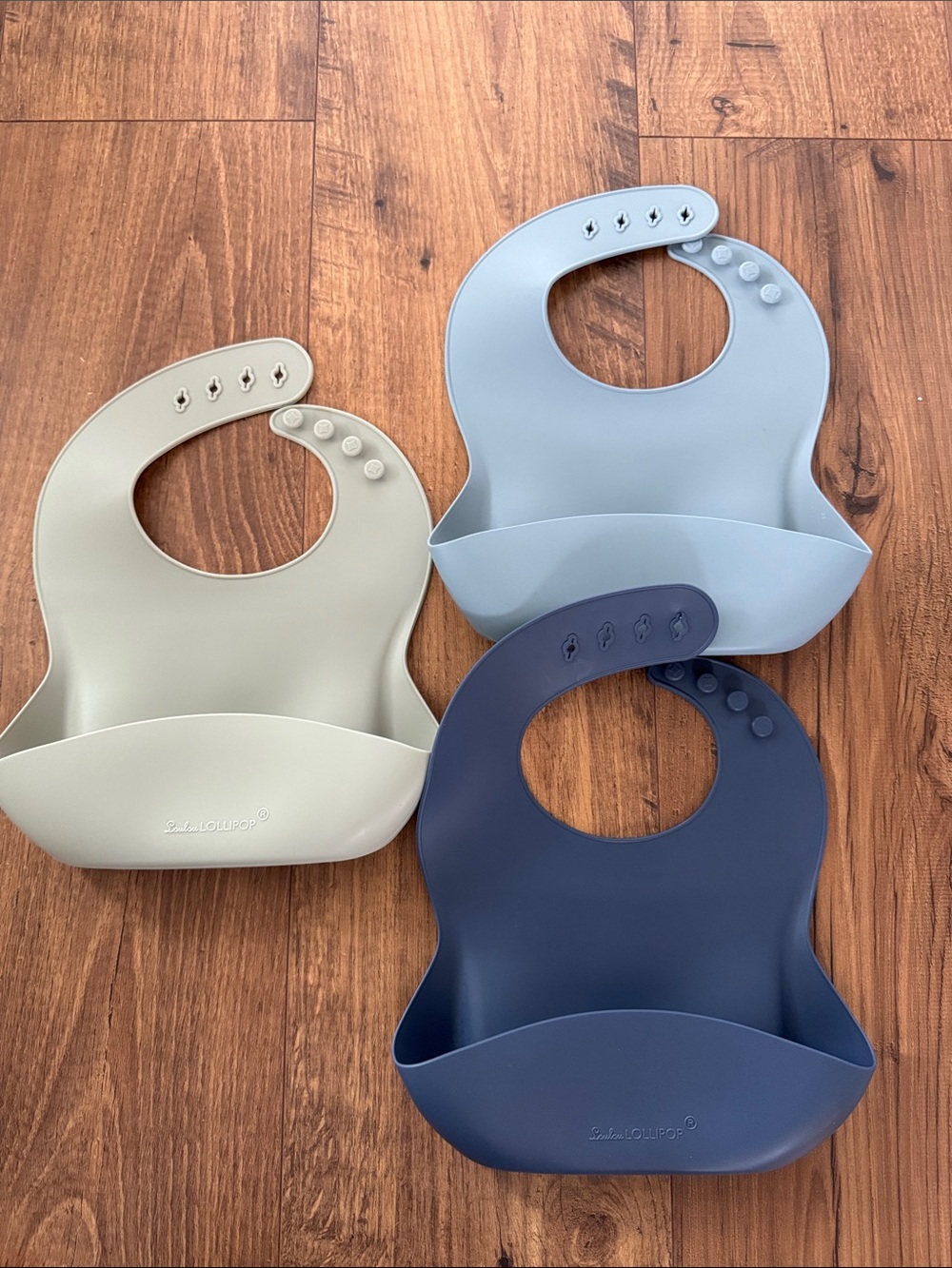 Set of 3 LouLou Lollipop silicone bibs, blue/green